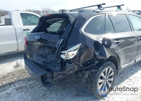 2017 Subaru Outback 2.5I Touring z USA, uszkodzony, nr VIN 4S4BSATC0H3216015